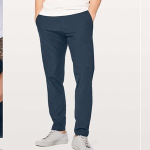 Lululemon Commission Pant Slim *Warpstreme Sz 32 M5439S True Navy ** fit like 31